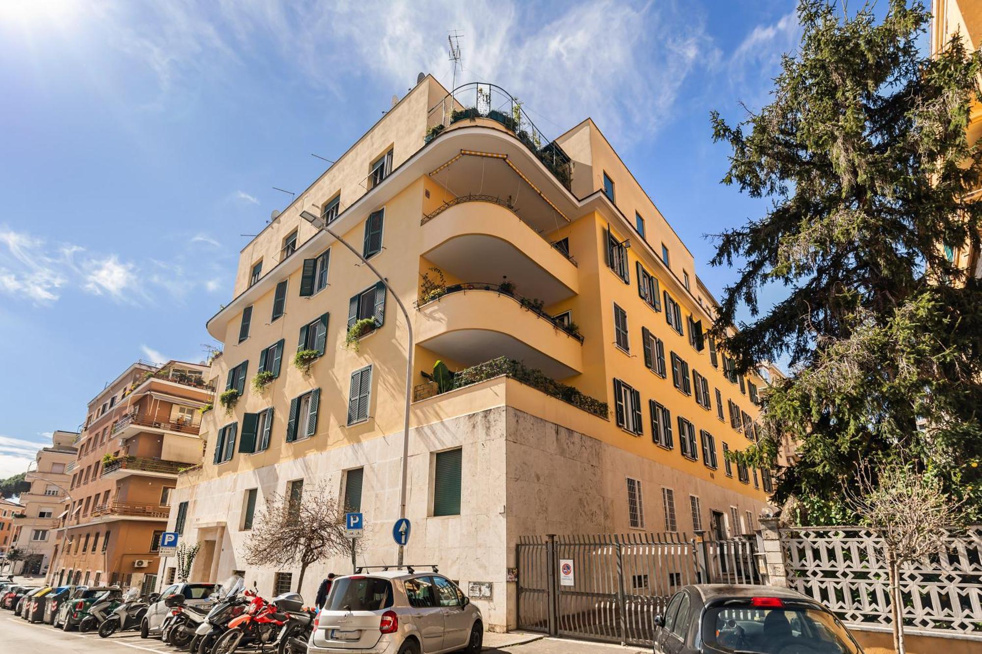 Albadea Deco&Jacuzzi Hotel Rome Exterior photo